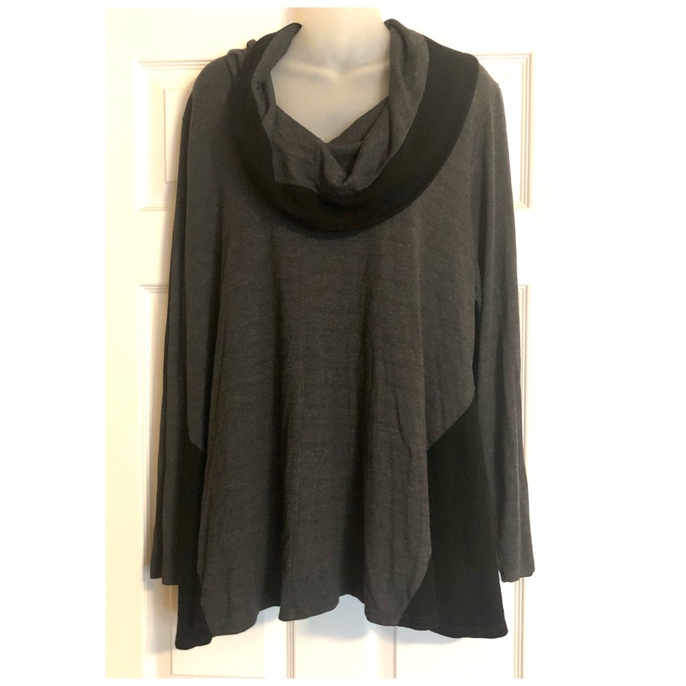 Ashley Stewart Plus Size Gray & Black Color Block Tunic